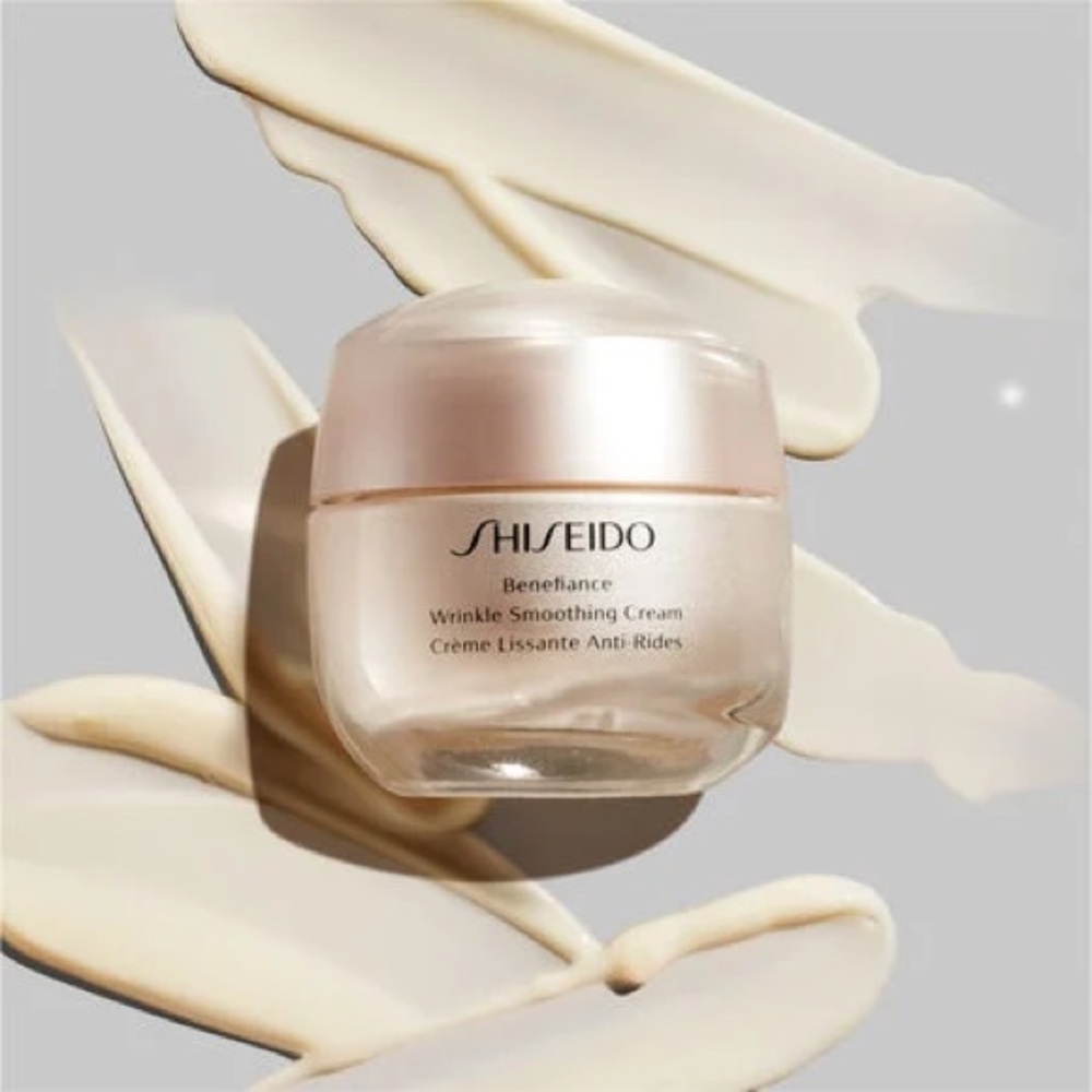 Bestseller!Benefiance Wrinkle Smoothing Cream
Anti-Aging Moisturizer 15ml - Picture 4 of 10